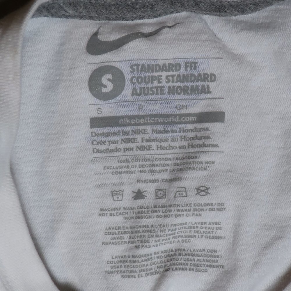 Nike Elite. Kentucky Basketball. Men's Small. White T-Shirt. - Picture 4 of 4